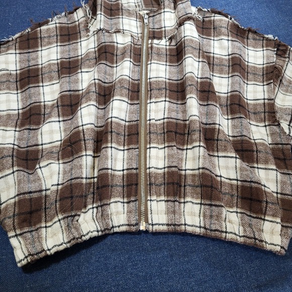 POL Chocolate Plaid Flannel Cropped Zip Up Hoodie Distressed Patched Size L - Picture 4 of 10
